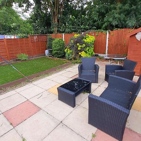 Dalton House - Three Bedroom Property Stretford Free Parking Near The Trafford Centre แมนเชสเตอร์ ภายนอก รูปภาพ